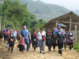 Sapa 3-Day Trekking Tour with Homestay & Hotel