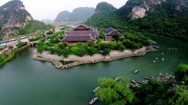 Trang An - Hoa Lu - Mua Cave Luxury Tour.